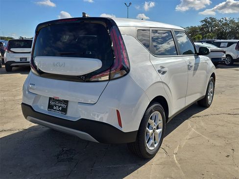 New 2025 Kia Soul LX image 8