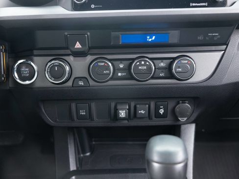 Used 2021 Toyota Tacoma TRD Sport image 38