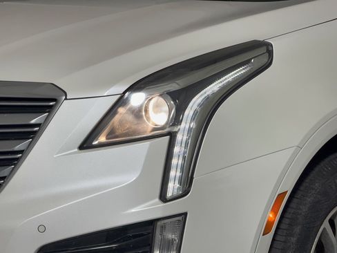 Used 2017 Cadillac XT5 Luxury w/ Driver Awareness Package FWD image 12