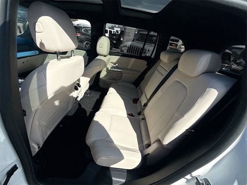 Used 2025 Mercedes-Benz GLB 250 image 27