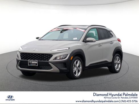 Used 2022 Hyundai Kona SEL w/ Convenience Package image 3