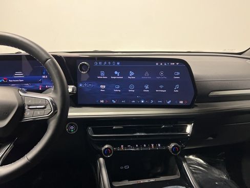 Certified 2024 Chevrolet Traverse LT w/ Trailering Package image 16