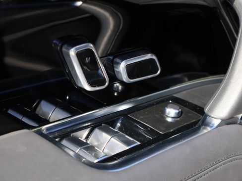 Certified 2023 Land Rover Range Rover SE image 13