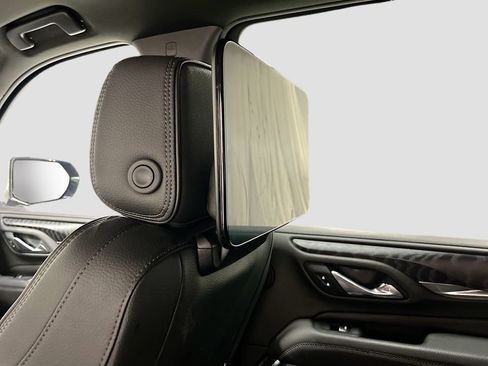 Used 2024 GMC Yukon XL Denali w/ Advanced Technology Package image 27