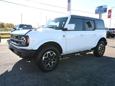 Used 2022 Ford Bronco Outer Banks image 7