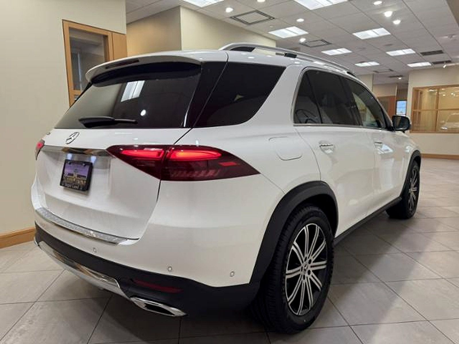 Used 2026 Mercedes-Benz GLE 350 4MATIC image 5