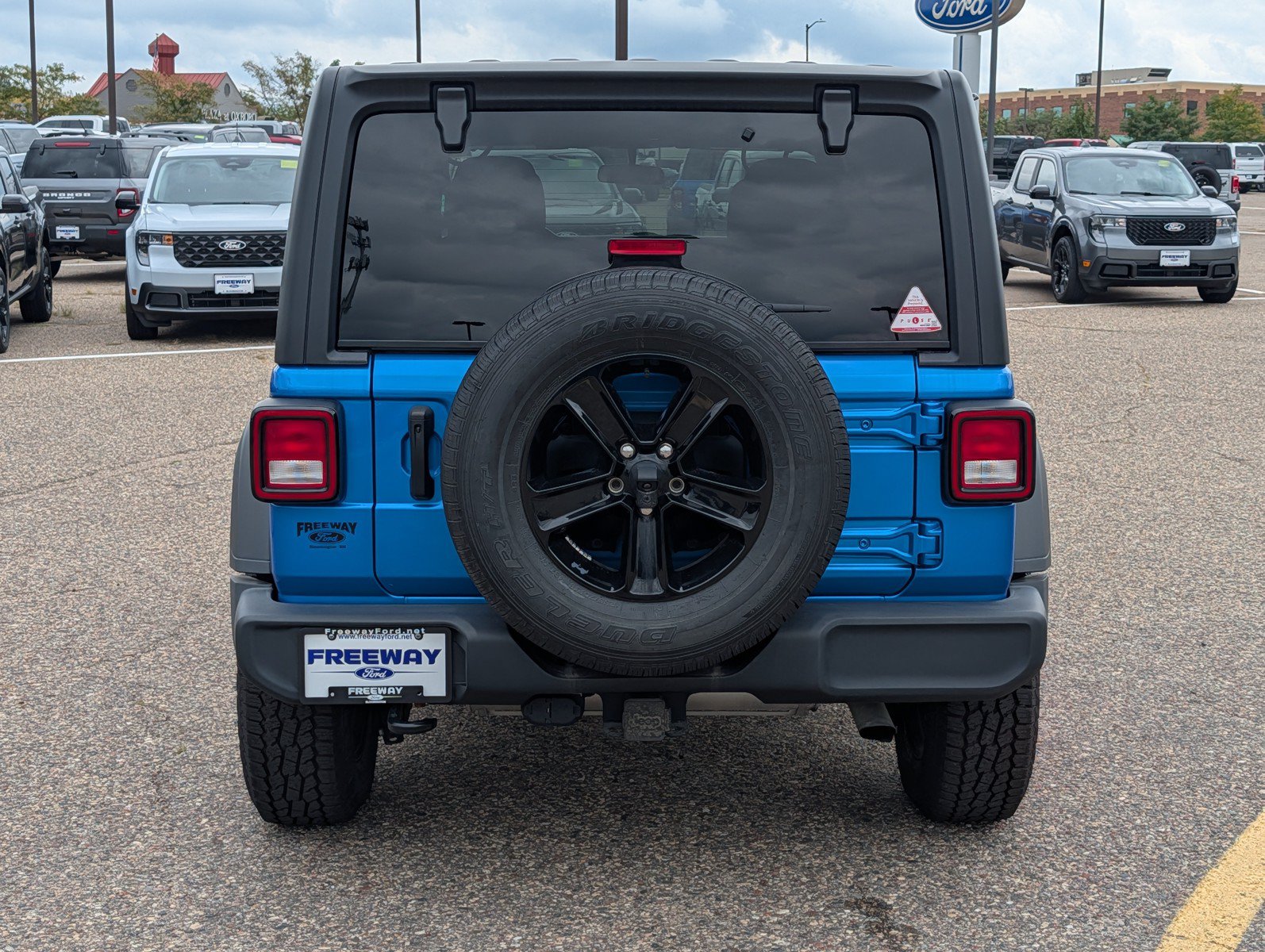 Used 2022 Jeep Wrangler Unlimited Sport AWD/4WD image 4