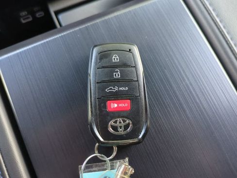 Used 2025 Toyota Tundra Platinum AWD/4WD image 28