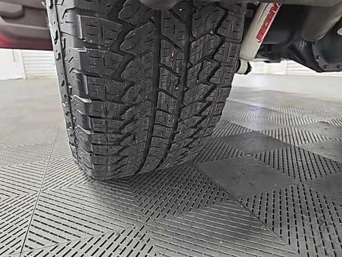 Used 2023 GMC Sierra 1500 SLT w/ SLT Premium Plus Package image 46