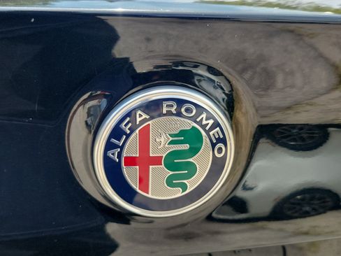 Used 2023 Alfa Romeo Giulia Veloce RWD image 8