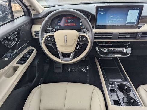 New 2026 Lincoln Corsair Reserve image 13