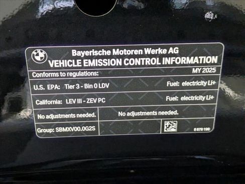 Used 2025 BMW i4 eDrive40 w/ M Sport Package image 25