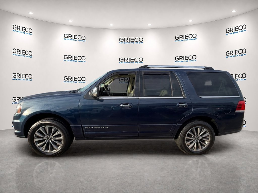 Used 2017 Lincoln Navigator Select RWD image 4
