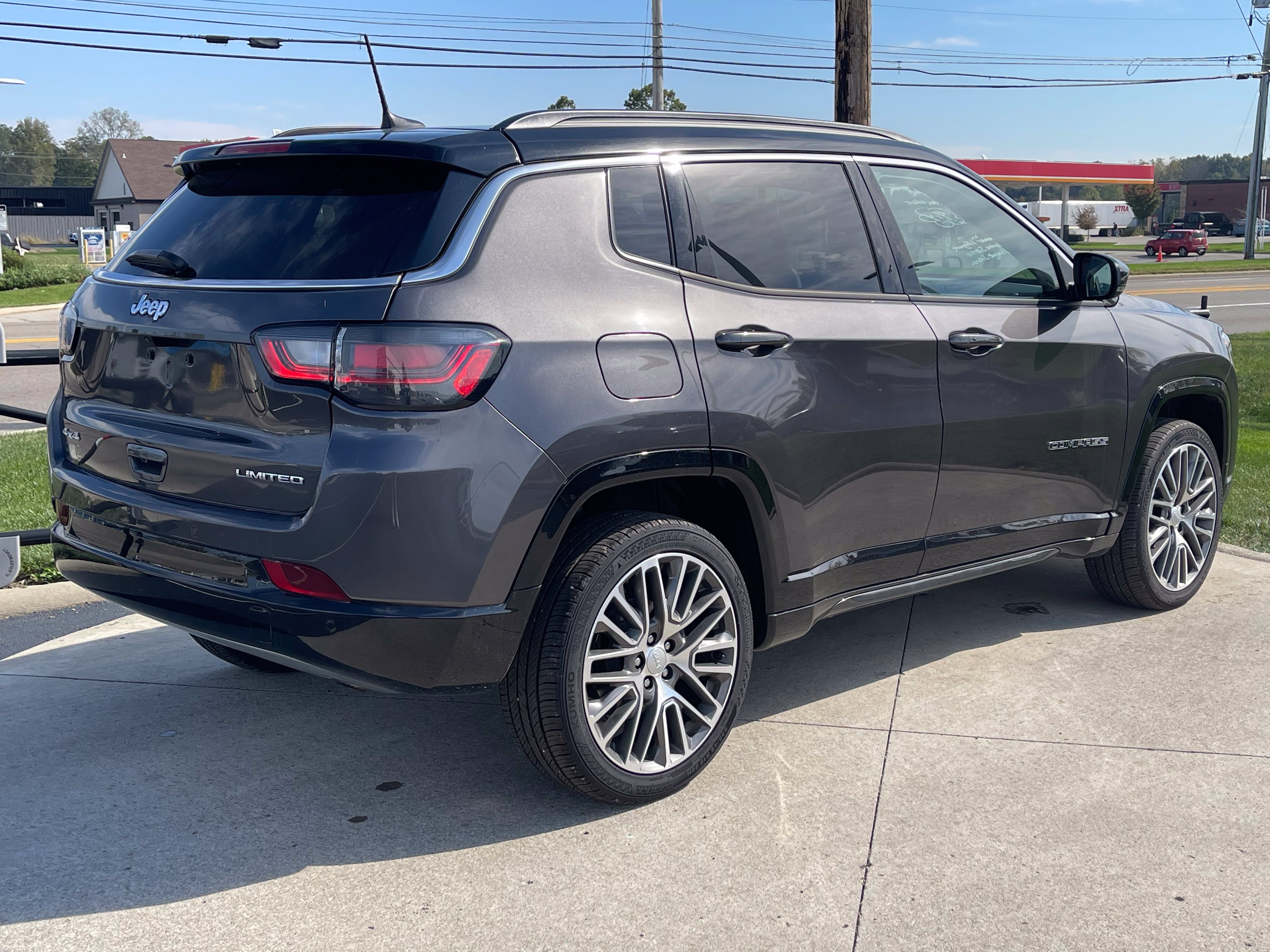 Used 2024 Jeep Compass Limited w/ Elite Group AWD/4WD image 8