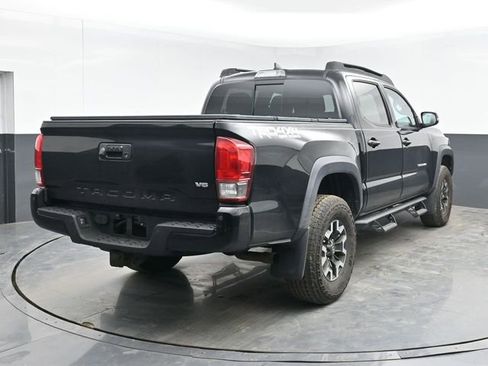 Used 2017 Toyota Tacoma TRD Off-Road w/ Premium & Technology Package image 10