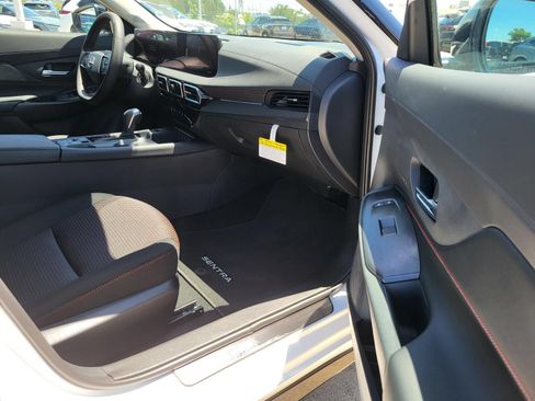 New 2026 Nissan Sentra SR FWD image 11