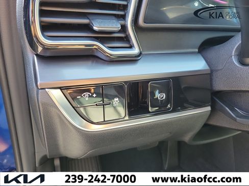 Used 2025 Kia Sportage EX FWD image 22
