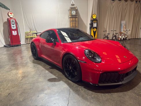 Used 2026 Porsche 911 GTS image 4