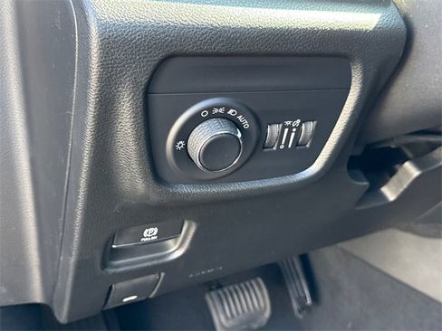 New 2025 Jeep Grand Cherokee Altitude image 14