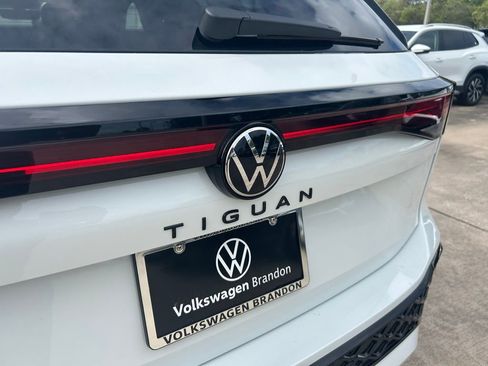New 2026 Volkswagen Tiguan SE R-Line image 31