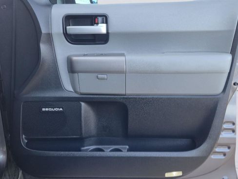 Used 2015 Toyota Sequoia Limited RWD image 22