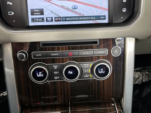 Used 2016 Land Rover Range Rover HSE image 13