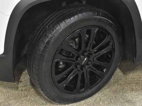 Used 2023 GMC Acadia SLE w/ Driver Convenience Package image 11