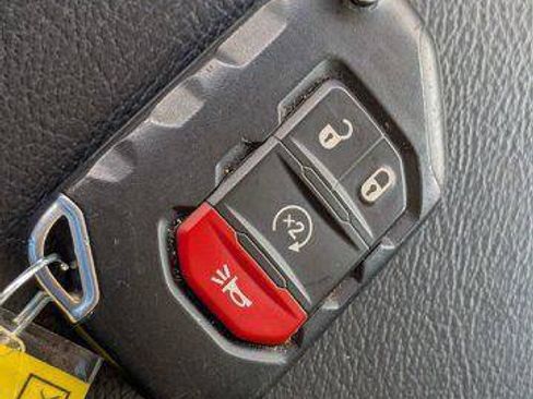 Certified 2025 Jeep Wrangler Unlimited Sahara AWD/4WD image 31