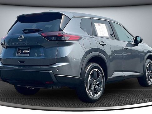 Used 2025 Nissan Rogue SV AWD/4WD image 7