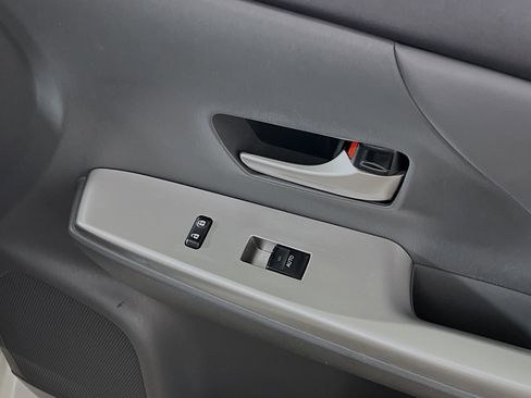 Used 2013 Toyota Prius V Five image 32