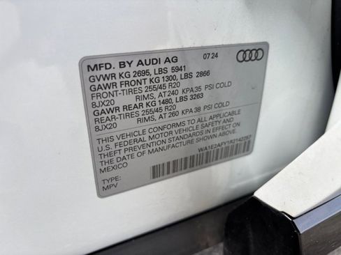 Used 2024 Audi Q5 e Premium Plus w/ Premium Plus Package image 23