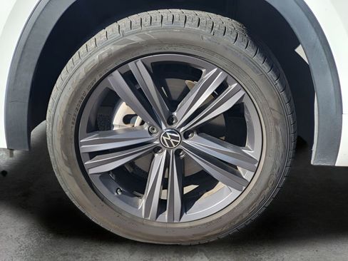 Used 2021 Volkswagen Atlas Cross Sport SE FWD image 27