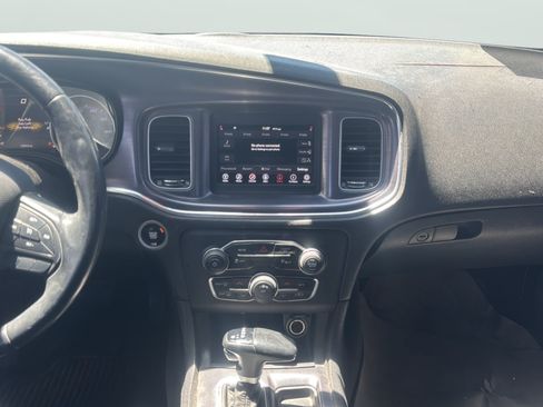 Used 2018 Dodge Charger SXT RWD image 15