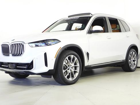 Used 2024 BMW X5 sDrive40i w/ Premium Package RWD image 2