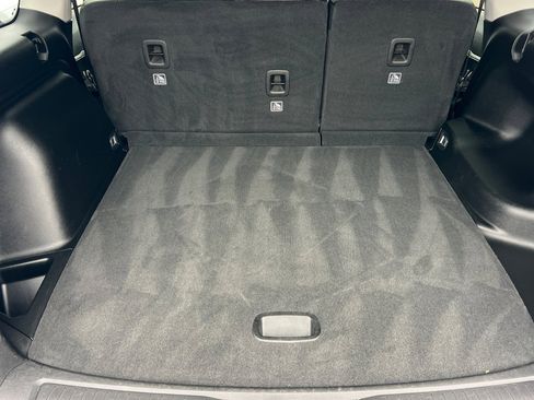 Used 2024 Jeep Grand Cherokee Limited image 17