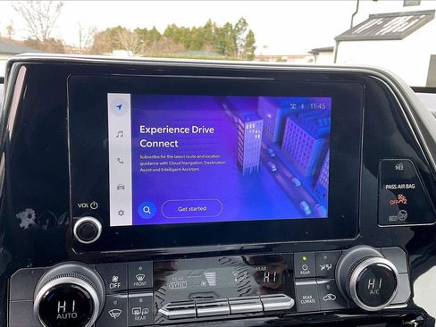 Used 2023 Toyota Highlander LE image 14