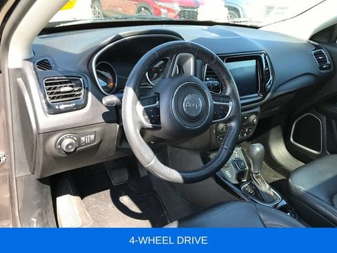 Used 2018 Jeep Compass Limited w/ Navigation Group AWD/4WD image 3