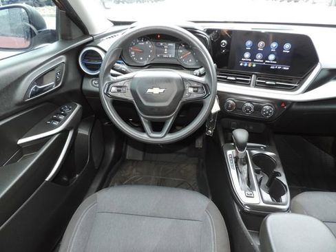Certified 2024 Chevrolet Trax LS FWD image 16
