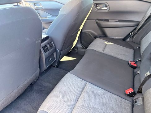 Certified 2025 Nissan Rogue SV FWD image 16