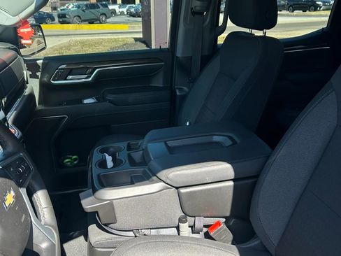 Used 2024 Chevrolet Silverado 1500 LT image 53