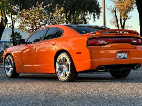 Used 2014 Dodge Charger R/T w/ Wheels & Tunes Group image 6