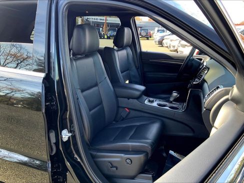 Used 2021 Jeep Grand Cherokee Limited w/ Trailer Tow Group IV image 7