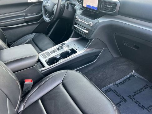 Certified 2020 Ford Explorer XLT w/ Equipment Group 202A image 18