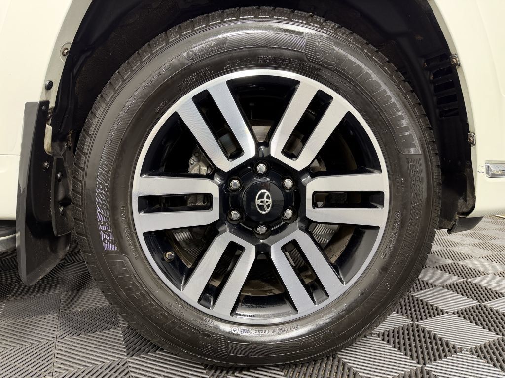 Used 2018 Toyota 4Runner Limited AWD/4WD image 39