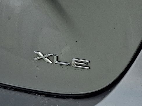 Used 2018 Toyota Avalon XLE Premium image 33