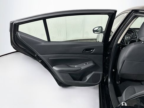 Used 2024 Nissan Altima 2.5 SV FWD image 24