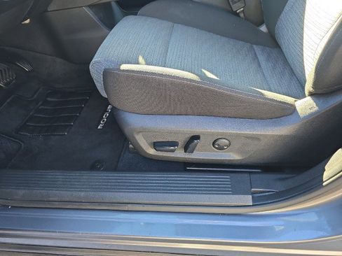 Used 2023 Nissan Rogue SV image 16