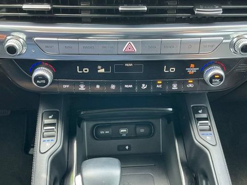 Used 2022 Kia Telluride EX w/ EX Premium Package FWD image 13