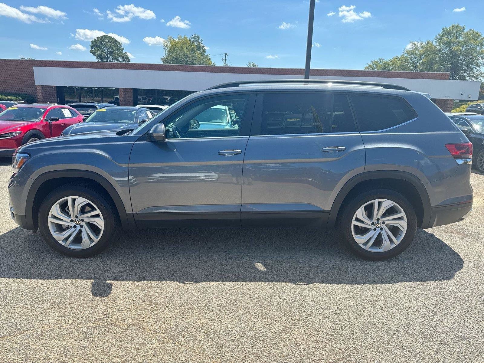 Used 2021 Volkswagen Atlas SE w/ Towing Package FWD image 19