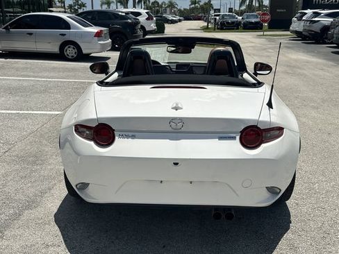 Used 2022 MAZDA MX-5 Miata Grand Touring w/ Weather Package RWD image 8
